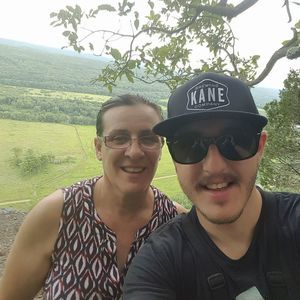 Meet your Posher, Delminda